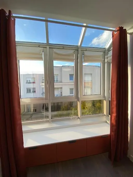Apartment Apt Lumineux A 10 Min De Paris Le Kremlin-Bicetre
